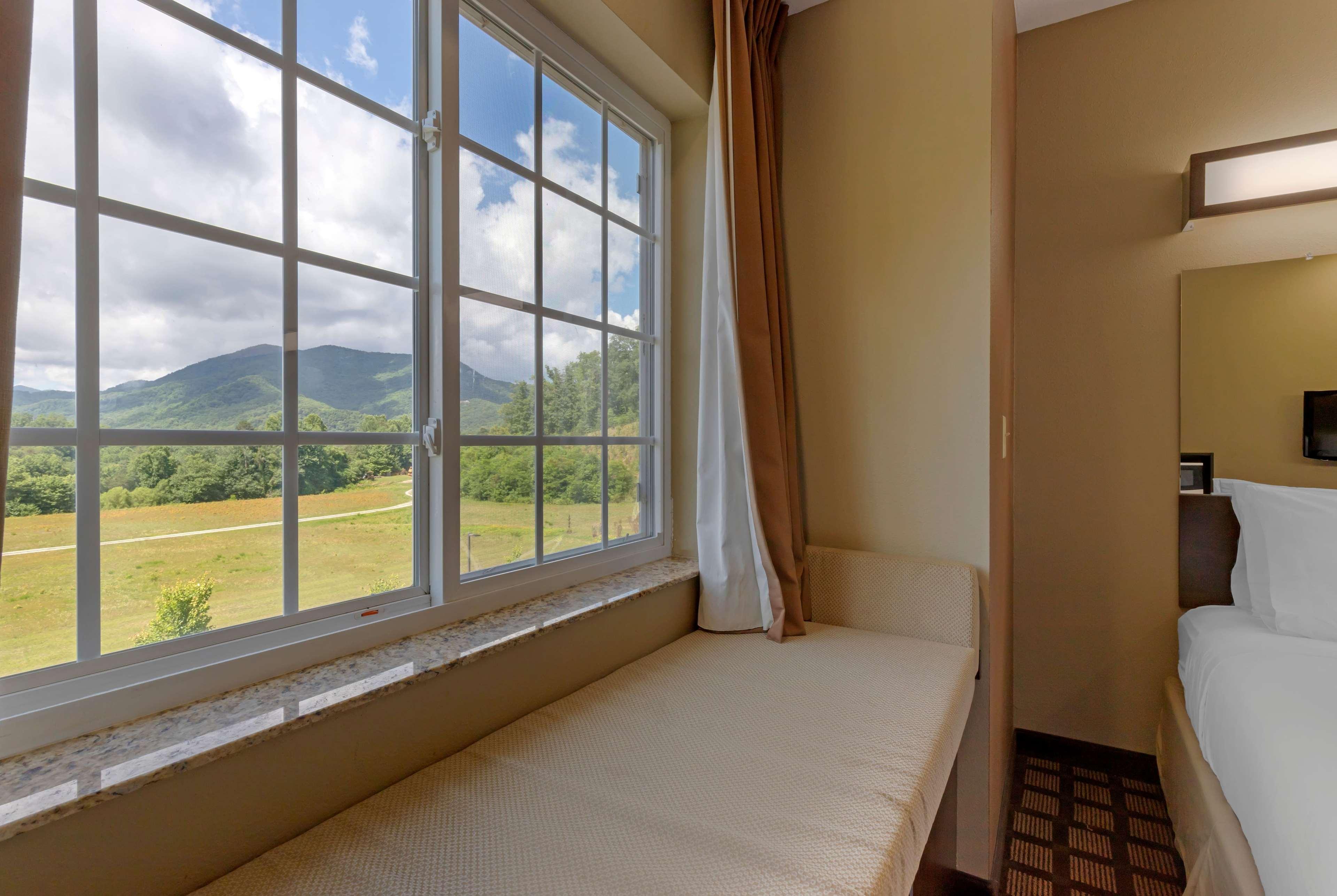 Microtel Inn & Suites Dillsboro/Sylva Exteriör bild