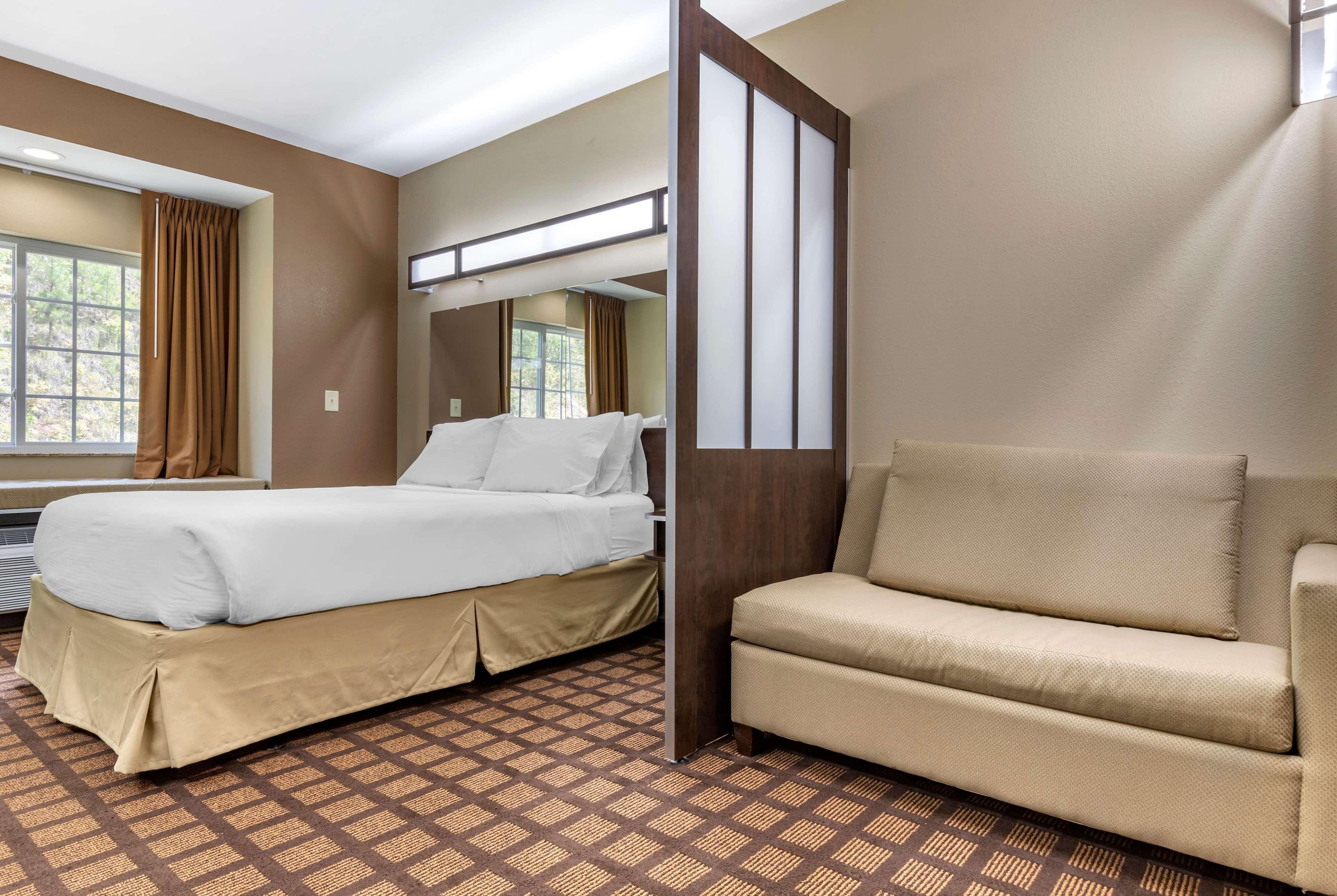 Microtel Inn & Suites Dillsboro/Sylva Exteriör bild