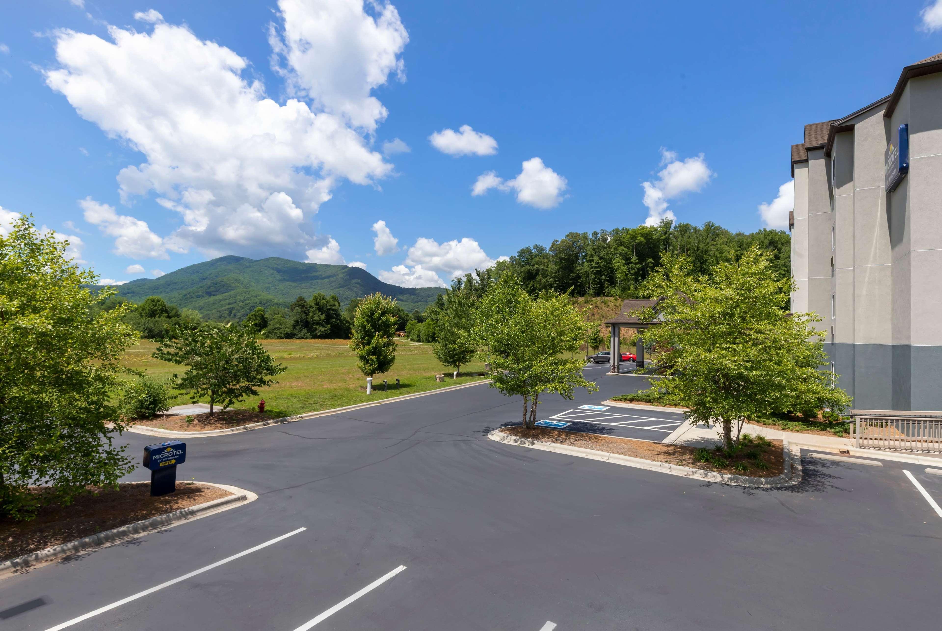 Microtel Inn & Suites Dillsboro/Sylva Exteriör bild