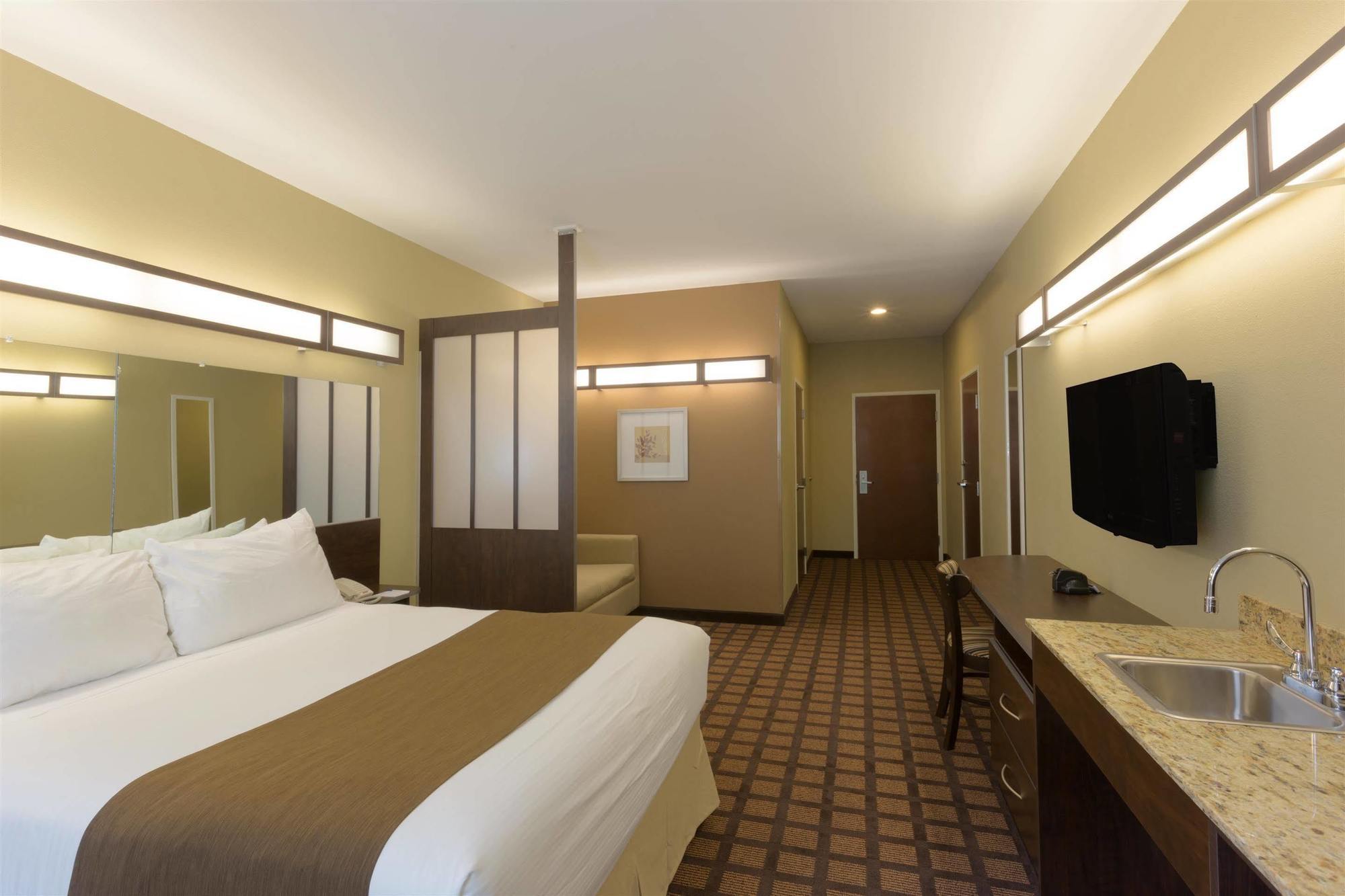 Microtel Inn & Suites Dillsboro/Sylva Exteriör bild