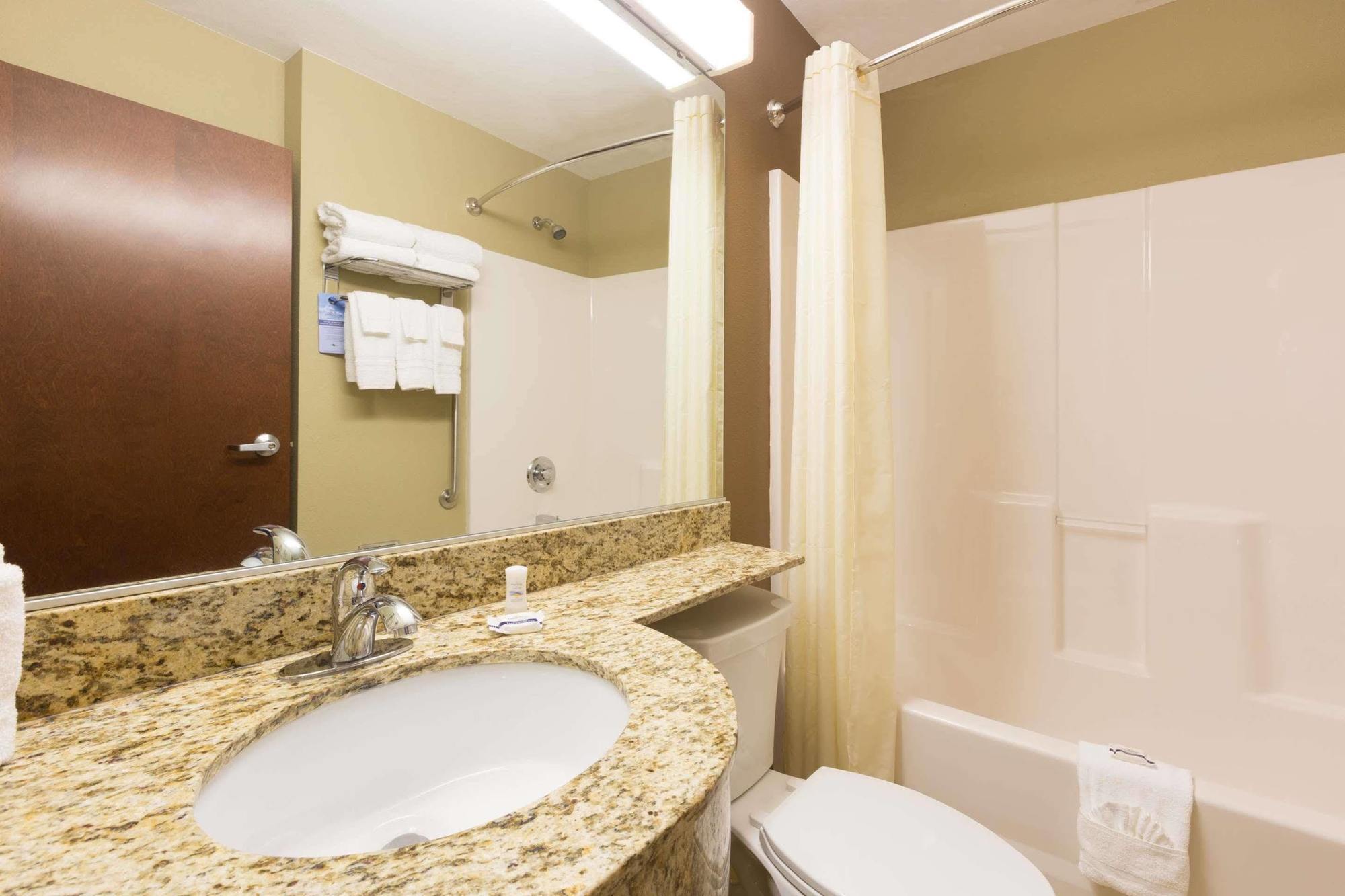 Microtel Inn & Suites Dillsboro/Sylva Exteriör bild